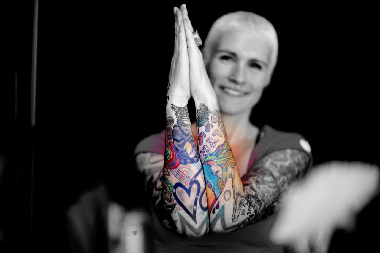 Kate Magic | Reiki Magic (60 Minutes) | Raw Living UK | Events | Kate has been practicing Reiki for over 20 Yrs, completing Reiki Master Level 3 Training with Shaylini of The Sacred Self. Book an online or in person session.