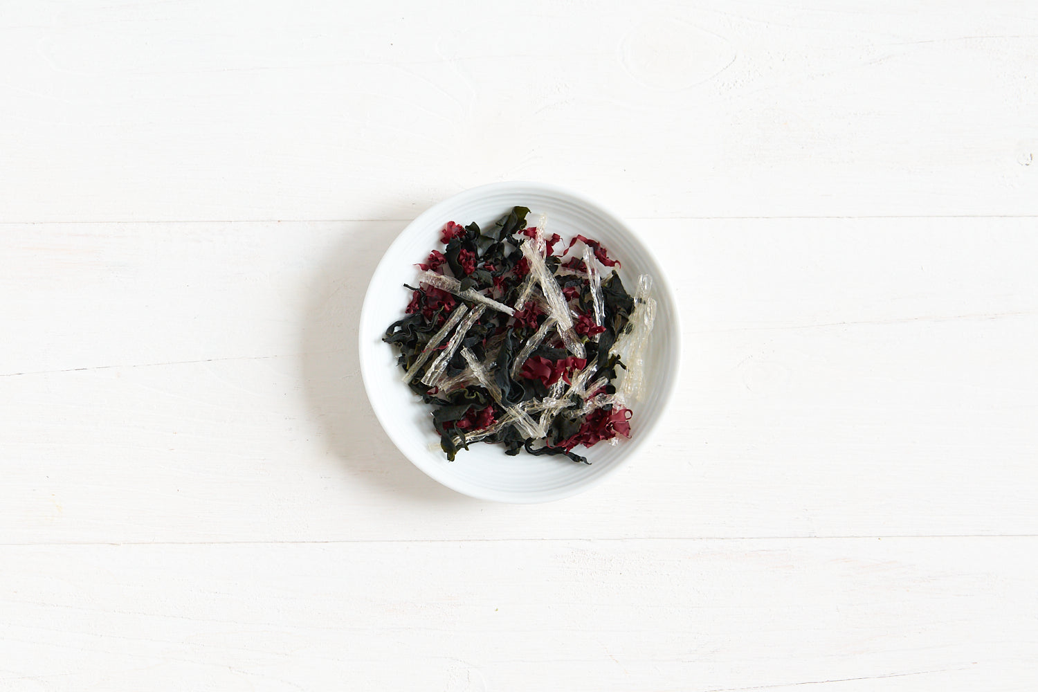 Japanese Sea Vegetable Salad | Clearspring | Raw Living UK | Clearspring Japanese Sea Vegetable for Salad: Rich in Iodine, Unbleached &amp; Undyed. Soak &amp; serve with a vinaigrette dressing for a delicious side-salad.