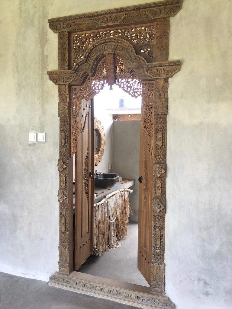 Kate Magic | Bali Magic Villa | Raw Living UK | Events &amp; Retreats | Eco Holiday Rentals | An Eco-Villa in the rice fields, Waranugraha (Magic Villa) is situated in the village of Singakerta, just 10 minutes outside of Ubud, Bali&#39;s spiritual mecca.