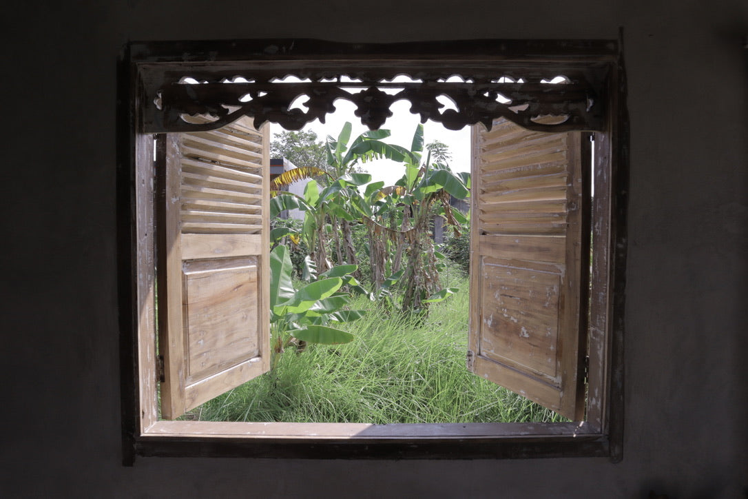 Kate Magic | Bali Magic Villa | Raw Living UK | Events &amp; Retreats | Eco Holiday Rentals | An Eco-Villa in the rice fields, Waranugraha (Magic Villa) is situated in the village of Singakerta, just 10 minutes outside of Ubud, Bali&#39;s spiritual mecca.