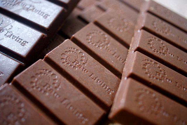 Be The Change Chocolate Bar | Raw Living UK | Raw Chocolate | Raw Living Be The Change Raw Chocolate Bar is silky smooth, high-potency, Raw Vegan Super-Food Chocolate. Ingredients include Reishi &amp; Klamath Lake Algae.