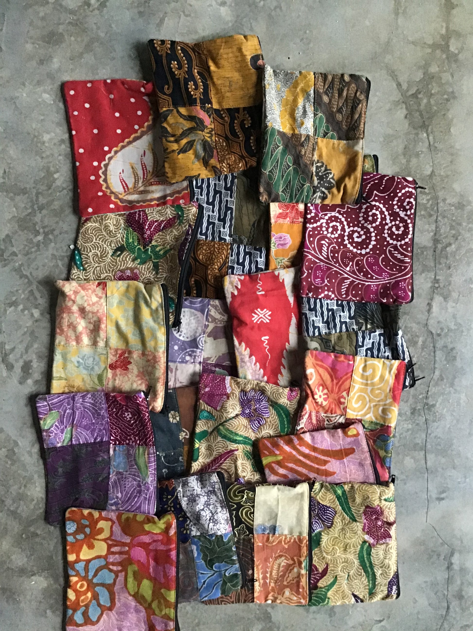 Actually Magic Oracle Cards | Kate Magic | Raw Living UK | This set of 55 cards is created to serve as an ascension tool, a way to tune into higher awareness, and in doing so shift our consciousness into a new paradigm.