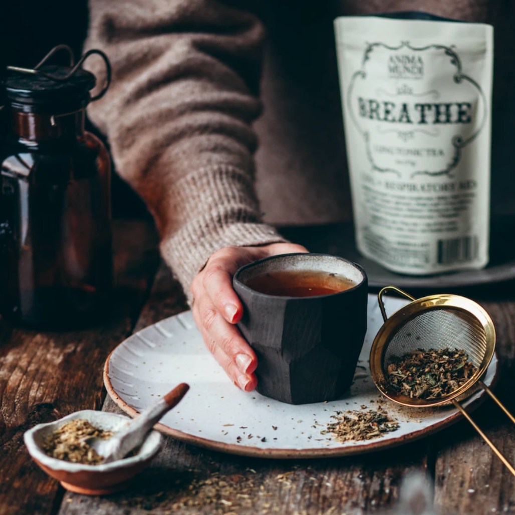 Breathe: Lung Tea (2oz) | Anima Mundi Herbals | Raw Living UK | Herbal Teas | Anima Mundi's Breathe 'Lung' Tea is a Strengthening Tonic for the Lungs. It is made from Holy Basil, Astragalus, Mullein, Reishi, Oatstraw, Nettles, and Ginger.