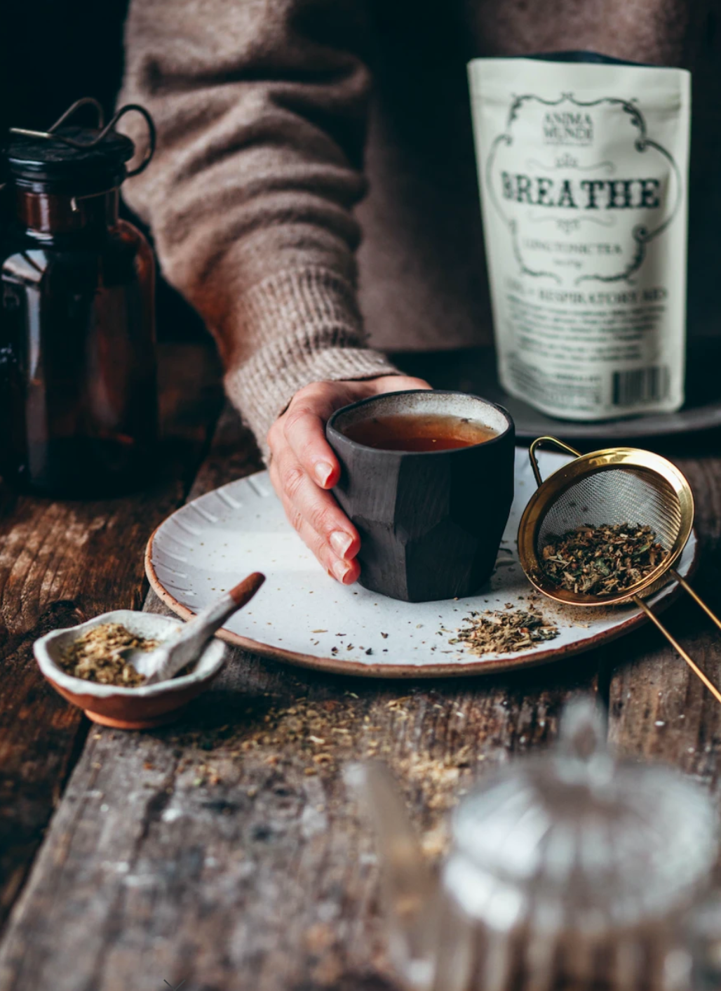 Breathe: Lung Tea (2oz) | Anima Mundi Herbals | Raw Living UK | Herbal Teas | Anima Mundi&#39;s Breathe &#39;Lung&#39; Tea is a Strengthening Tonic for the Lungs. It is made from Holy Basil, Astragalus, Mullein, Reishi, Oatstraw, Nettles, and Ginger.