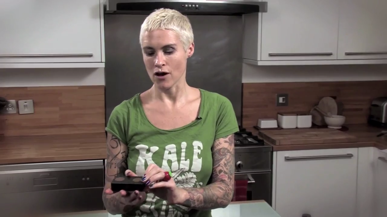 Kate Magic | Detox Naturally Video | Raw Living UK | Events | Kate explores simple time-honoured techniques which, when used regularly, will strengthen the immune system and boost your emotional and physical energy levels.