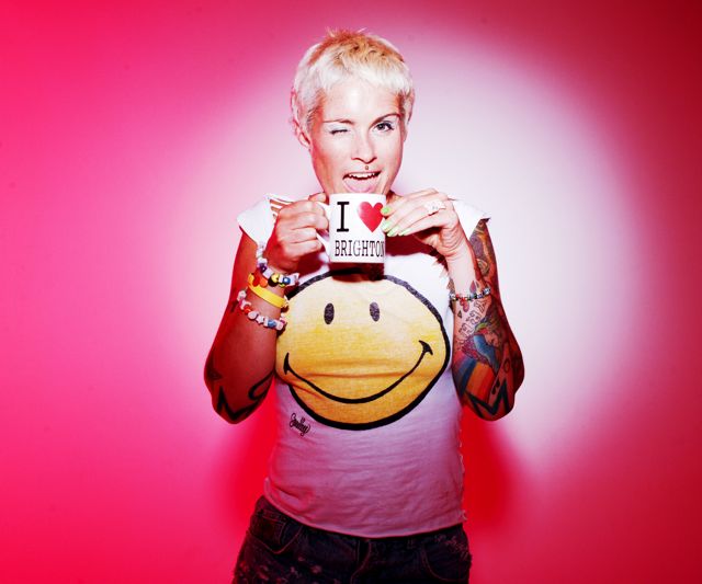 Kate Magic | Reiki Magic (60 Minutes) | Raw Living UK | Events | Kate has been practicing Reiki for over 20 Yrs, completing Reiki Master Level 3 Training with Shaylini of The Sacred Self. Book an online or in person session.